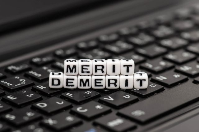 02-merit-demerit-dices-keyboard